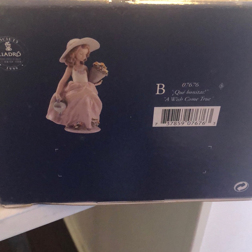 NIB Lladro A Wish Come True - Picture 3 of 3